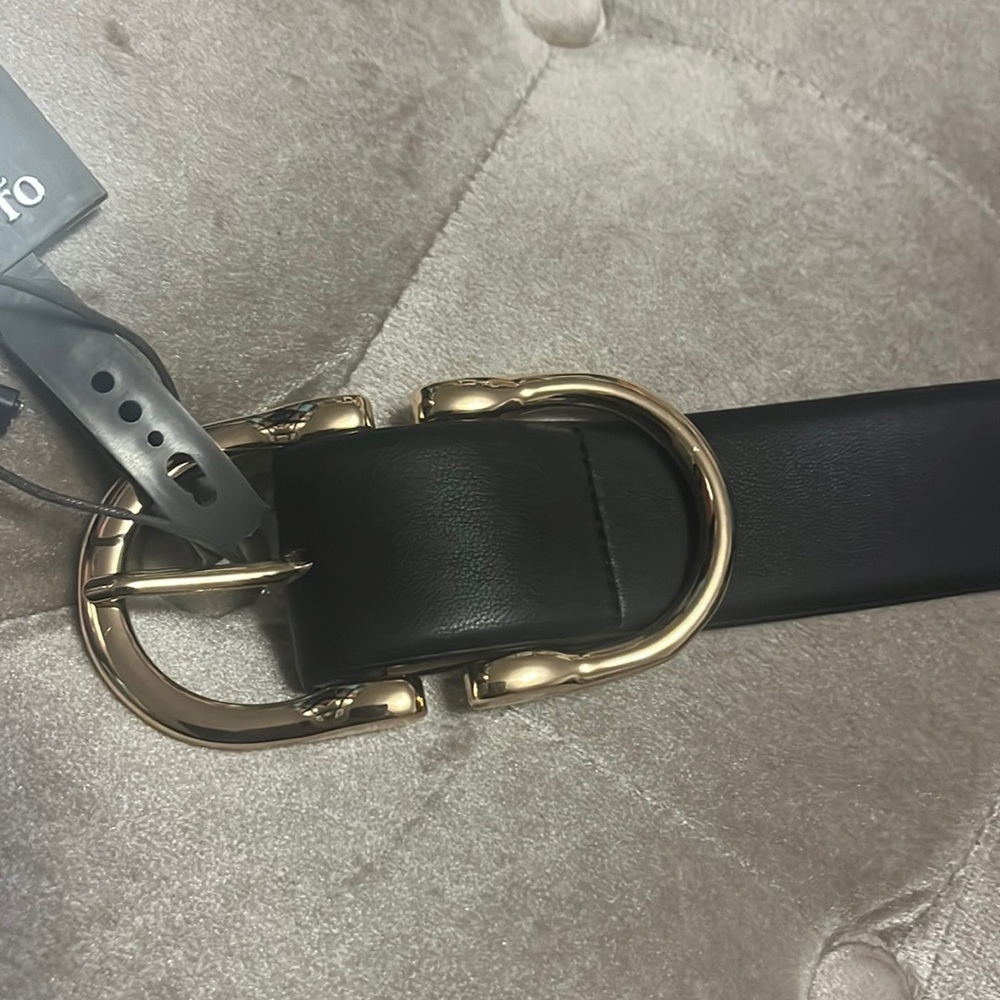 Vince Camuto black belt with gold hardware, new - Picture 2 of 7
